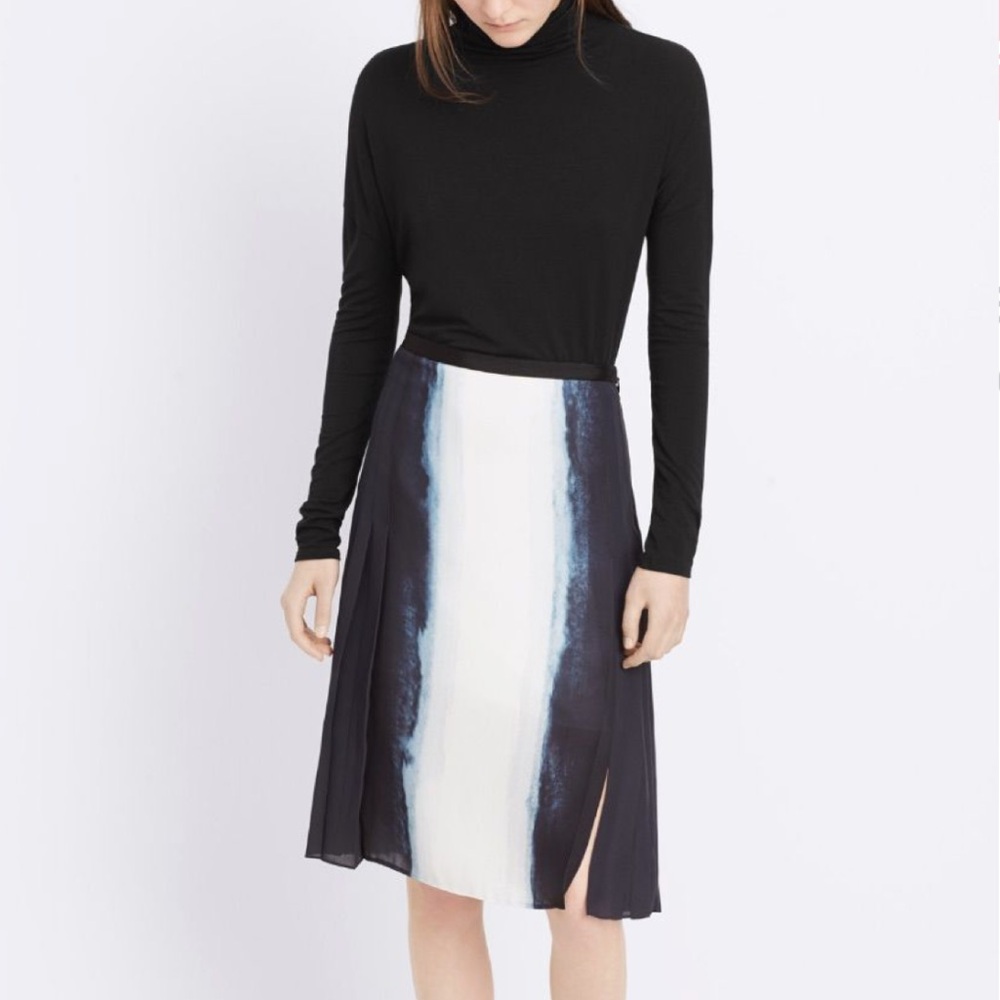 NWT Vince Silk Vertical tie-dye print pleated skirt Size 0